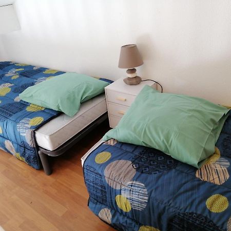 Sous Le Soleil De Provence Petite Maison Au Calme Et Tres Bien Equipee De 40M2 Avec Wifi -Jardin Prive-La Piscine Est Commune A La Residence Et Ouverte Du 1Er Mai Au 30 Septembre De 09H A 21H,En Juillet Et Aout Reservation Uniquement Du Samedi Au Sam Forcalqueiret Екстериор снимка