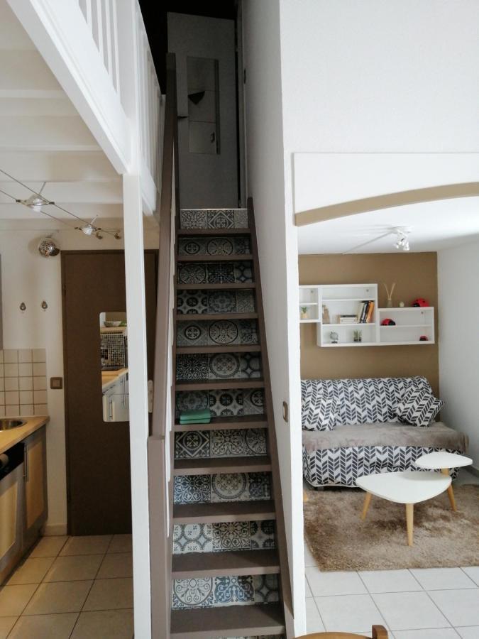 Sous Le Soleil De Provence Petite Maison Au Calme Et Tres Bien Equipee De 40M2 Avec Wifi -Jardin Prive-La Piscine Est Commune A La Residence Et Ouverte Du 1Er Mai Au 30 Septembre De 09H A 21H,En Juillet Et Aout Reservation Uniquement Du Samedi Au Sam Forcalqueiret Екстериор снимка